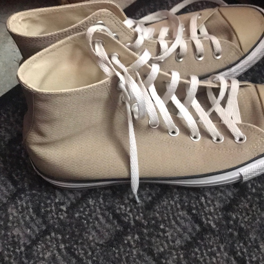 Converse - Picture 2 of 3